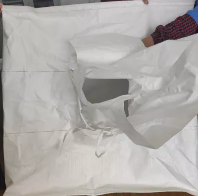 Fertilizer Baffle Bag with Filling Skirt and Discharge Spout — view 3