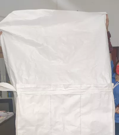 White Baffle Fertilizer Bag 105 x 105 x 120 — view 2