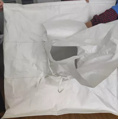 White Baffle Fertilizer Bag 105 x 105 x 120 — view 6