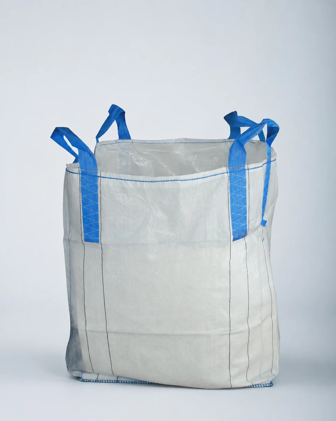 Illustration of a white FIBC bulk bag with blue lifting loops
