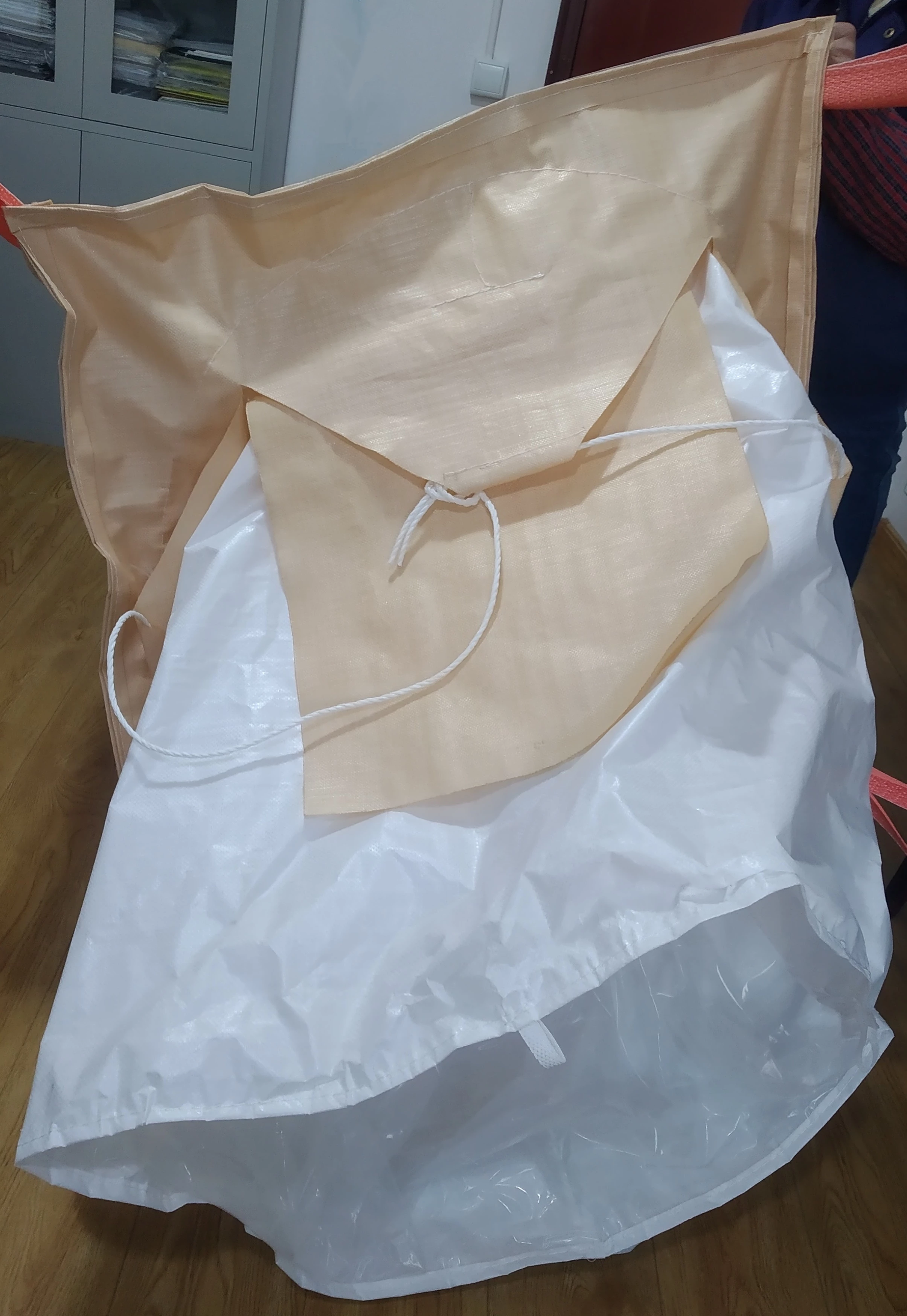 Beiger U-Panel-Super Sack mit Kundendruck eines Logos — detail view 6