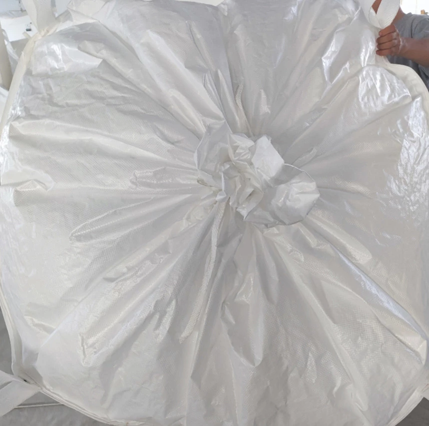 Sacco contenitore con baffle bianco con bocca di riempimento e fondo piatto — detail view 4