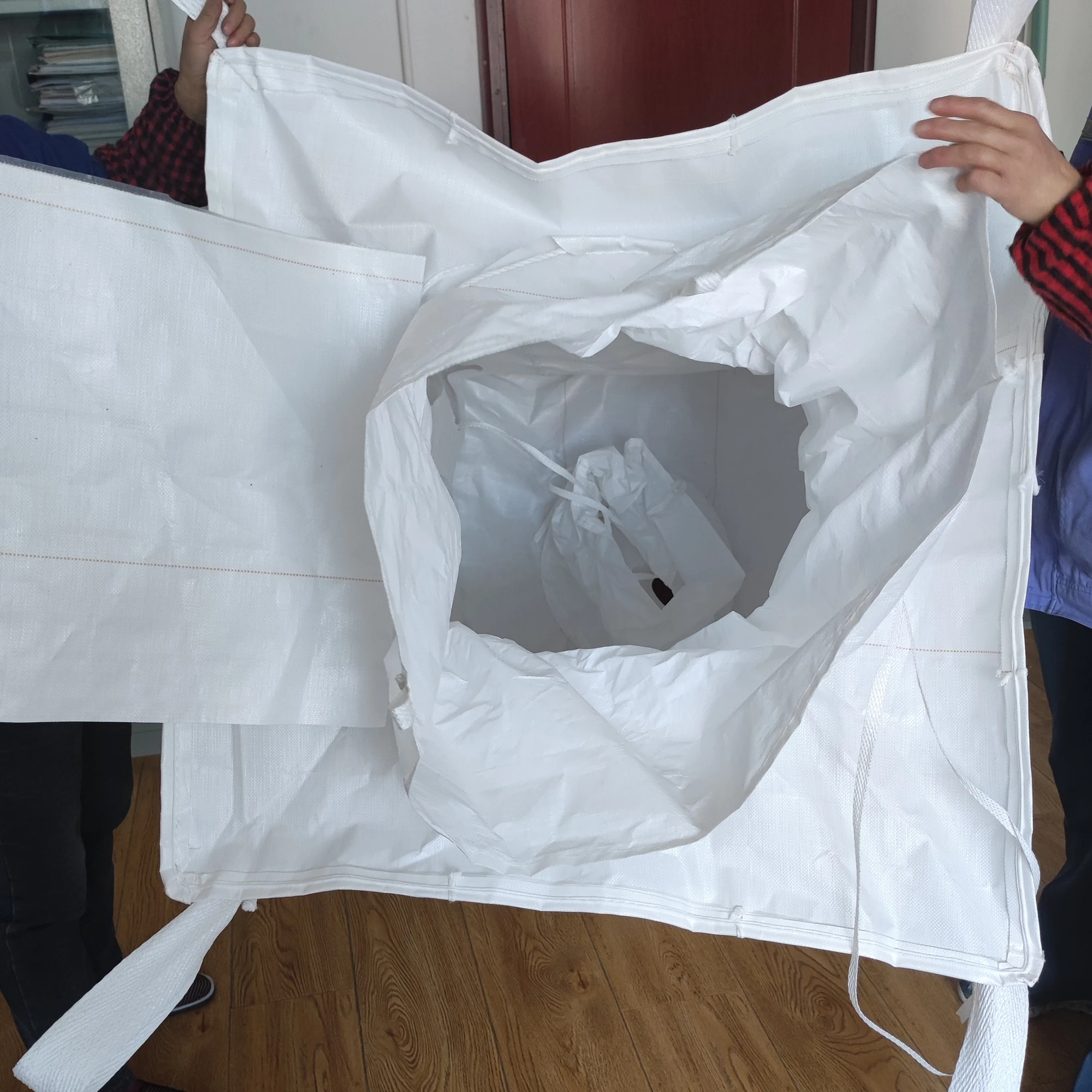 96x96x120 cm White PP Baffle Container with Side-Seam Loops — detail view 5