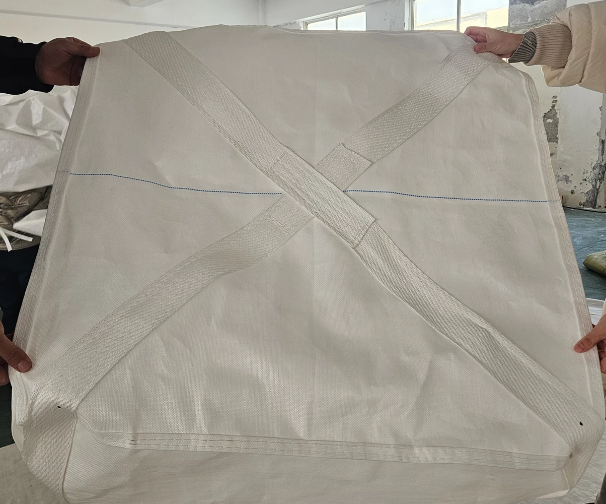 Weißer Schlauch-PP-Behältersack mit Schürzenoberteil und flachem Boden — detail view 5