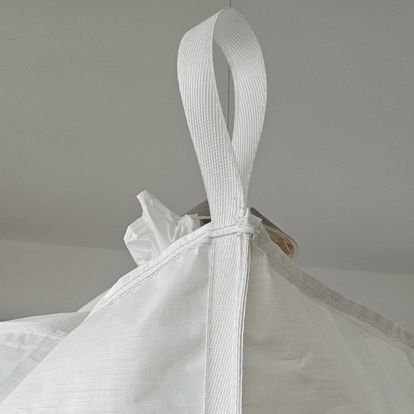 Coated U-Panel Bulk Bag 90 x 90 x 130 in White PP — detail view 4