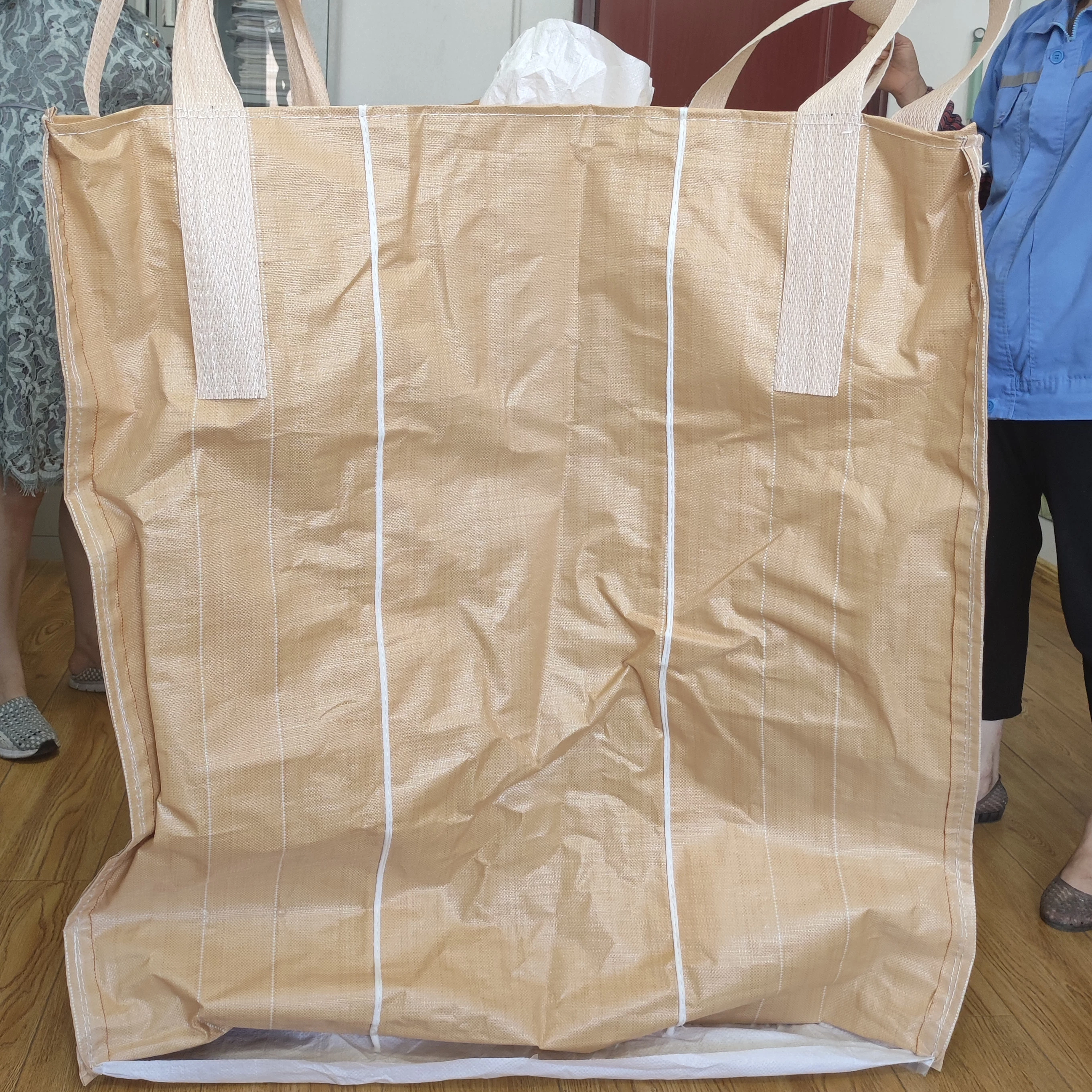 Beige Baffle Bulk Bag 100 x 100 x 115 in Bundle Packing — detail view 1