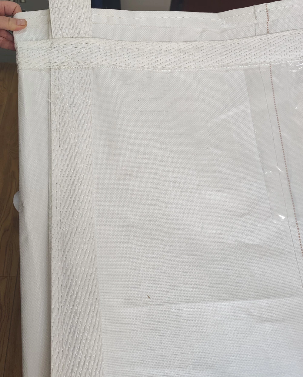 White Baffle Fertilizer Bag 105 x 105 x 120 — detail view 5