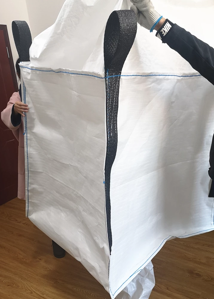Skirt-Top U-Panel Construction Bag with Bottom Discharge — detail view 4