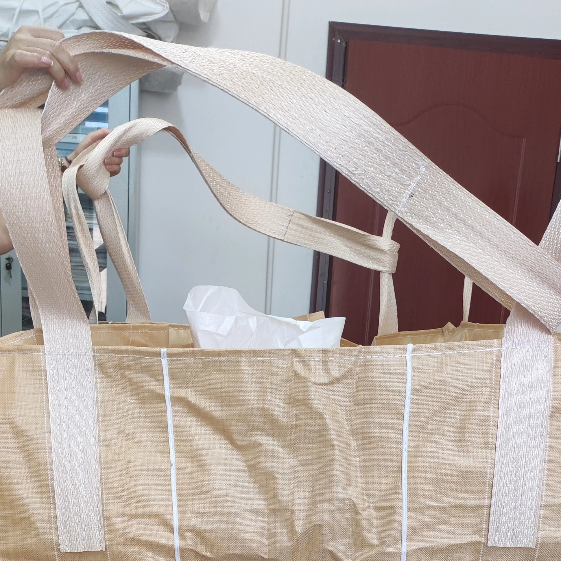 Beige Baffle Bulk Bag 100 x 100 x 115 in Bundle Packing — detail view 2