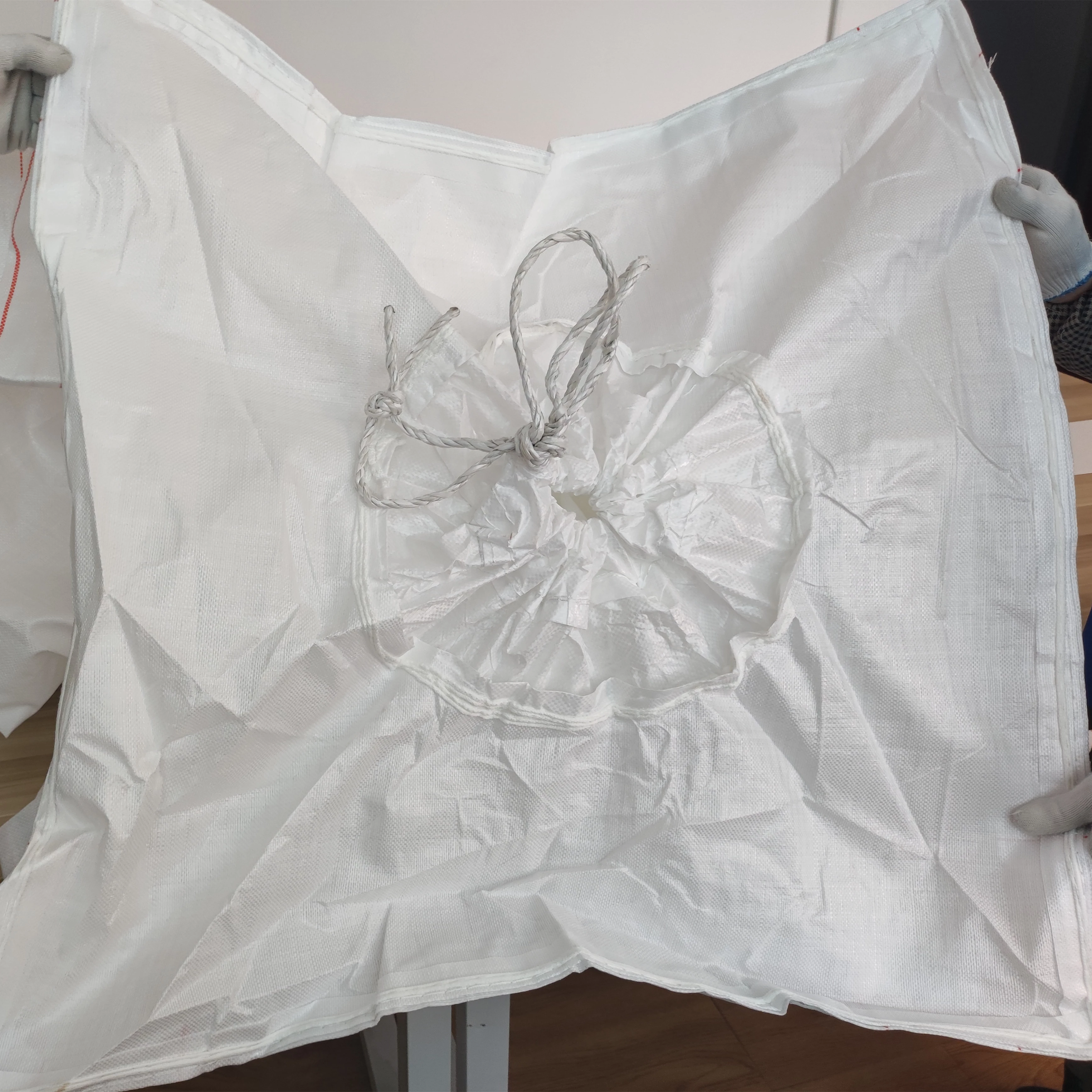 Industrial Spout-Top PP Bag, 37.5 &times; 37.5 &times; 76 — detail view 5