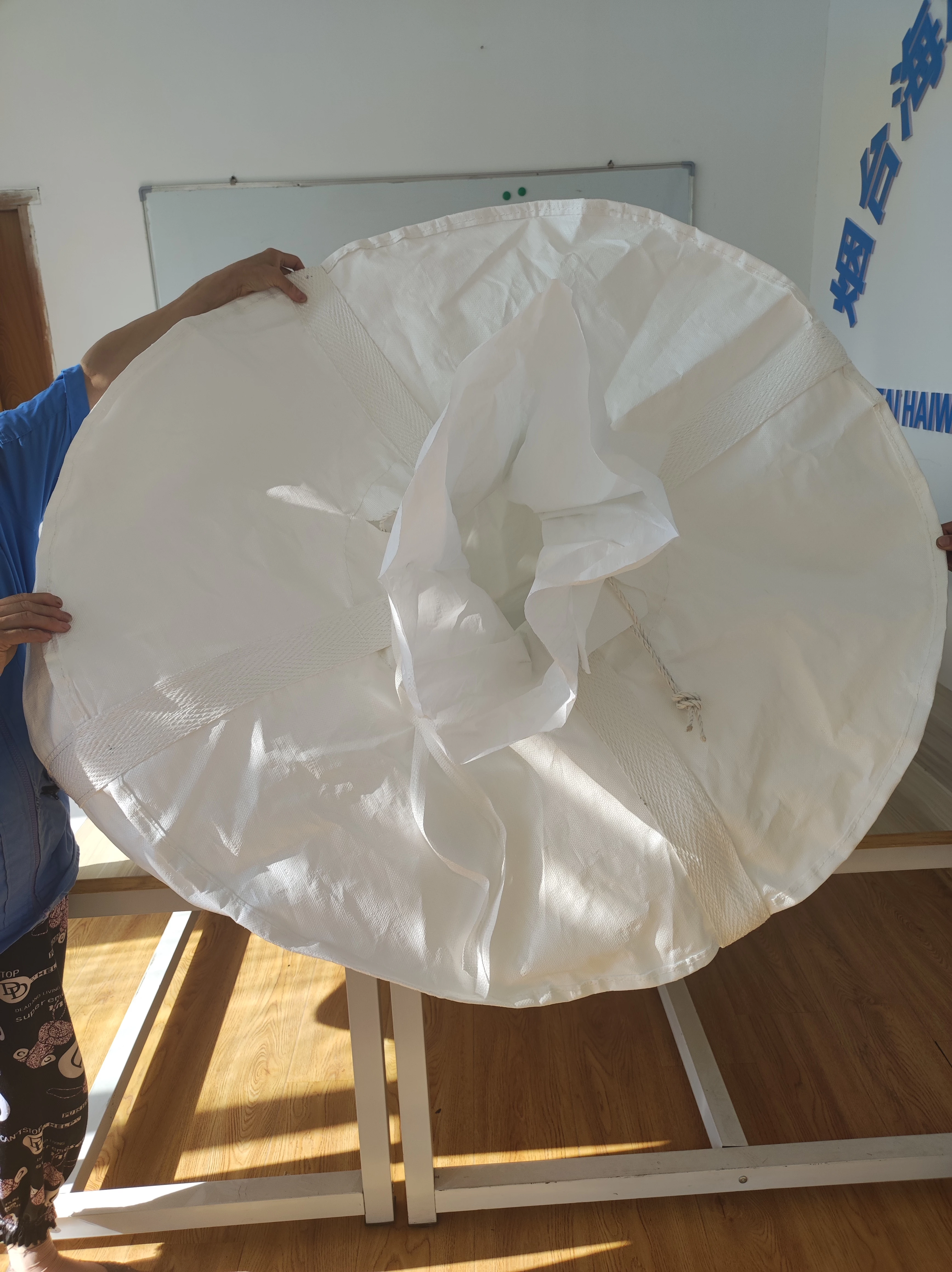 95x95x125 Tubular Transport Bag with Filling Skirt — detail view 3