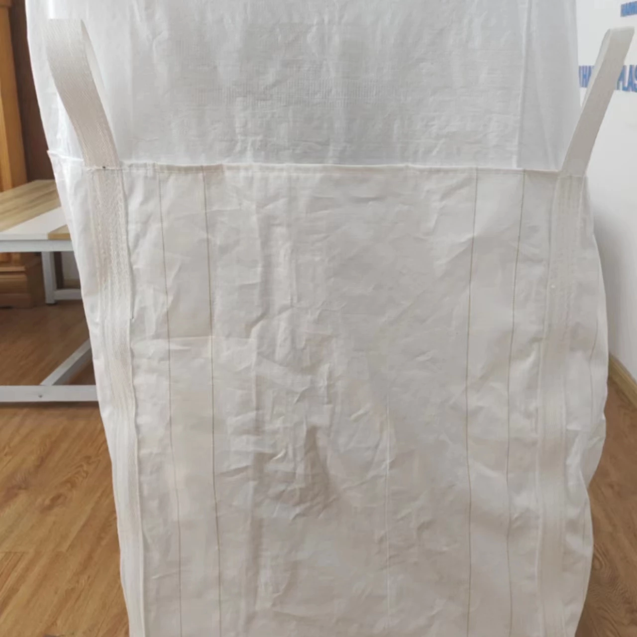 Uncoated Tubular Skirt-Fill Container with Discharge Spout — detail view 3