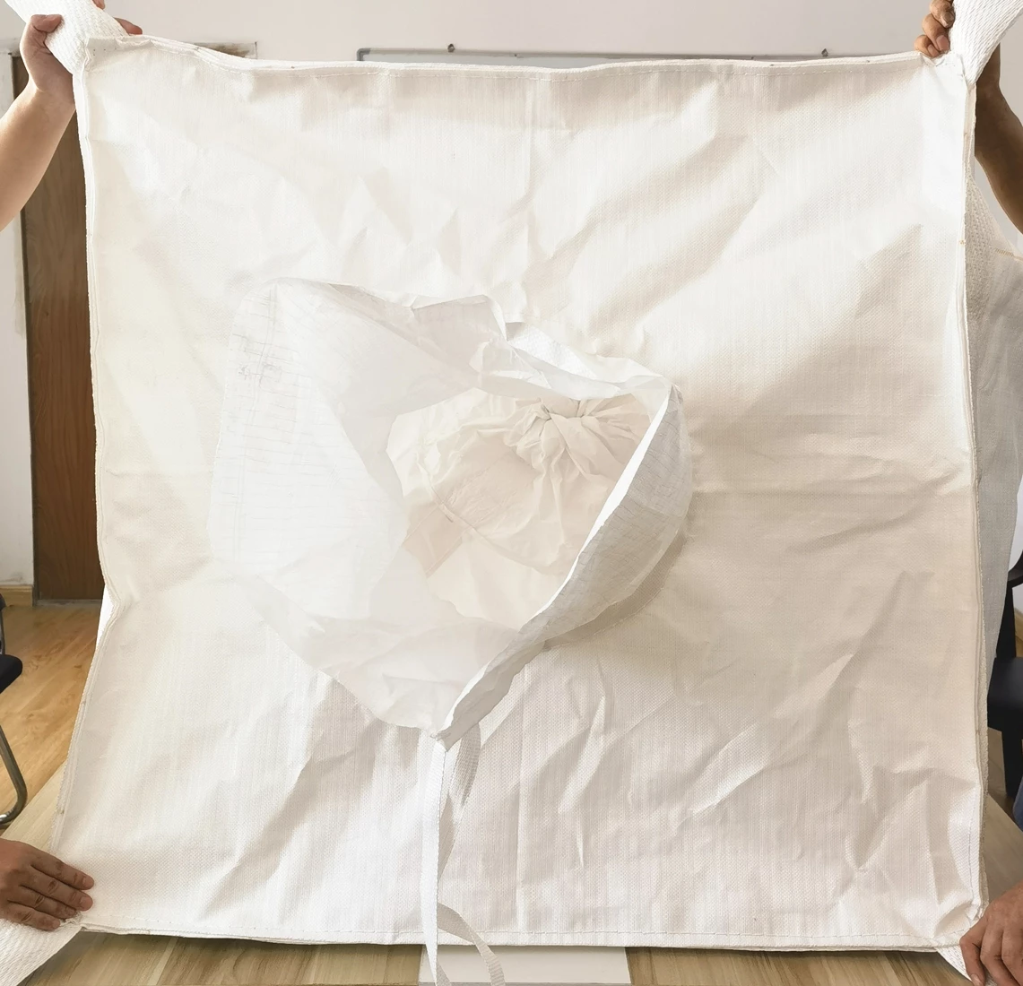 Skirt-Top U-Panel Bulk Bag with Flat Base and Side-Seam Loops — detail view 5