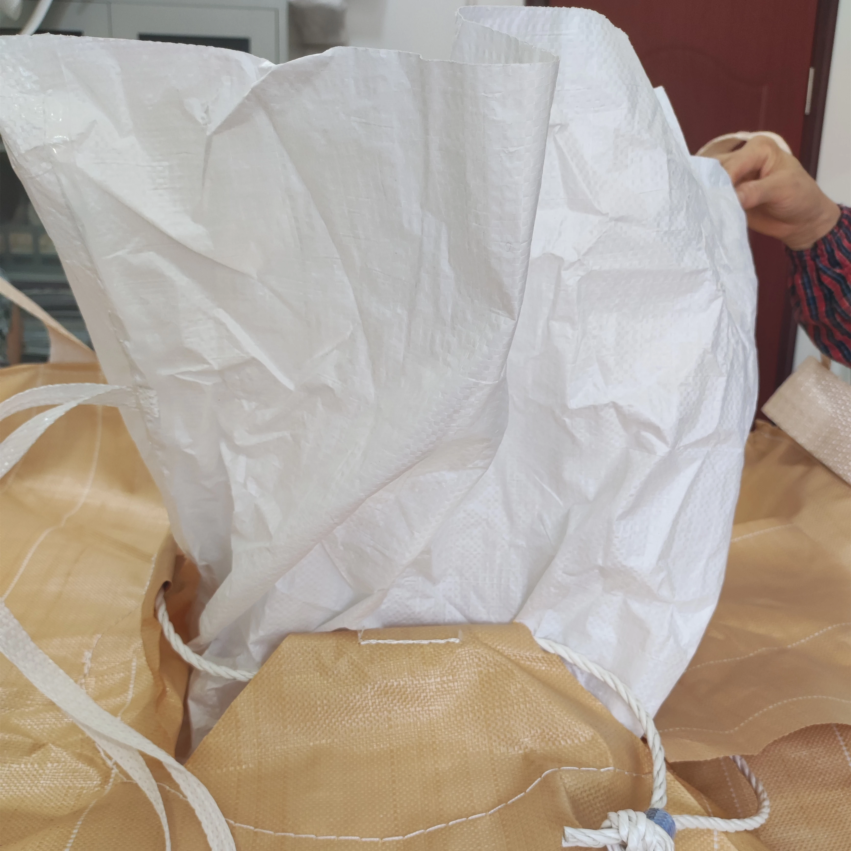 105x102x110 cm Beige Bulk Bag with Cross-Corner Loops — detail view 4