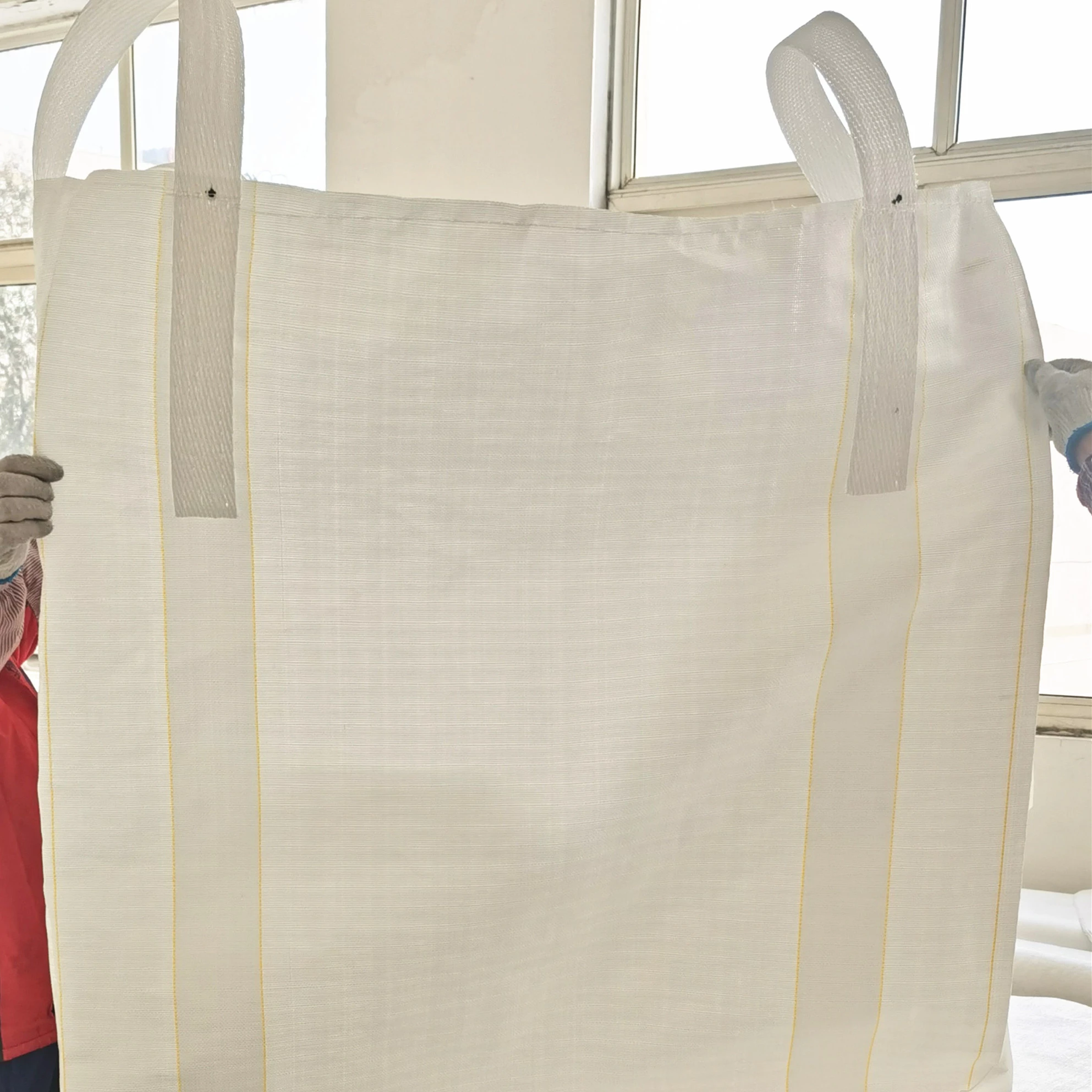 Custom-Colour Tubular Woven Bag 100 x 100 x 120 — detail view 3