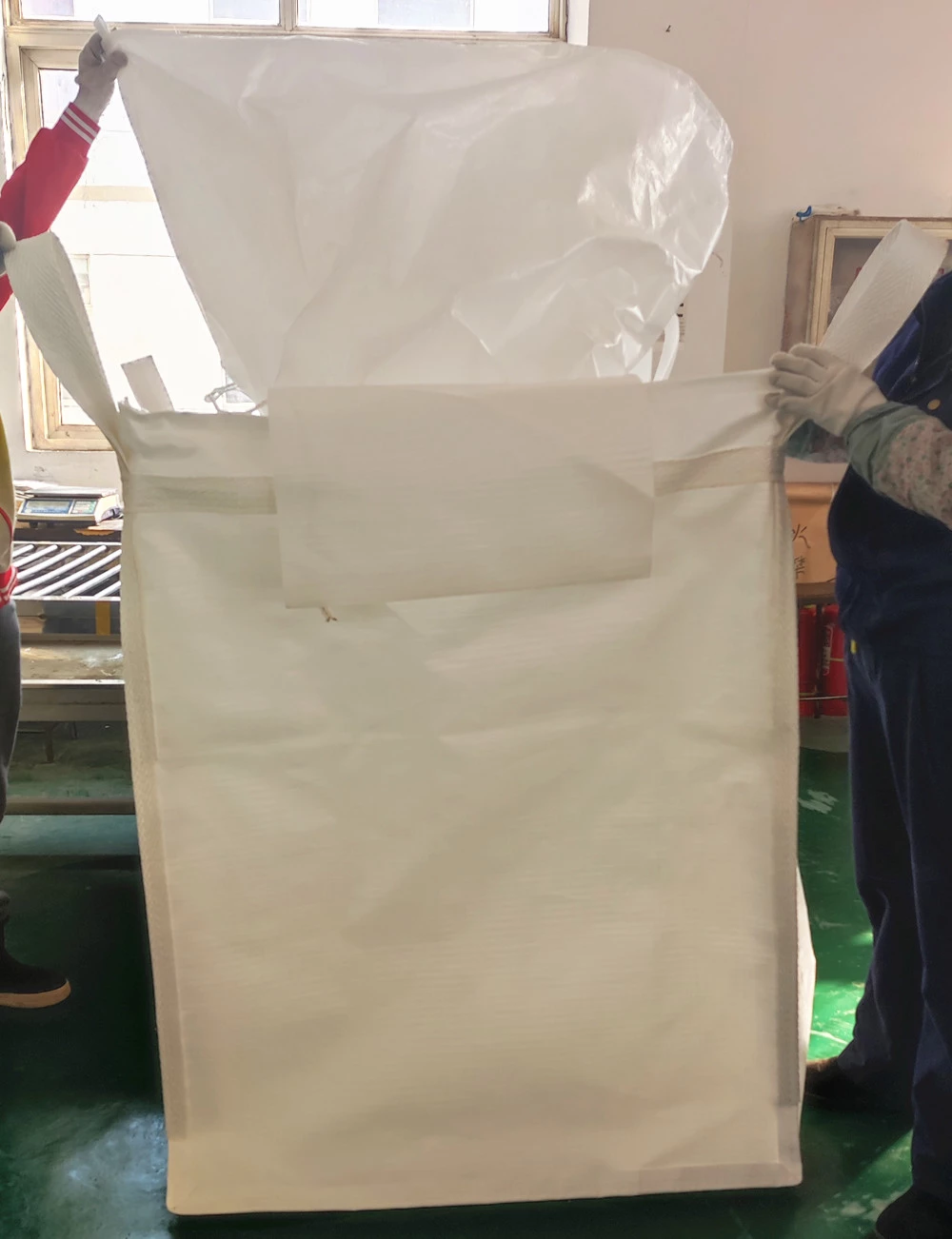 U-Panel Powder Bulk Bag with Side-Seam Loops and Spouts — detail view 3