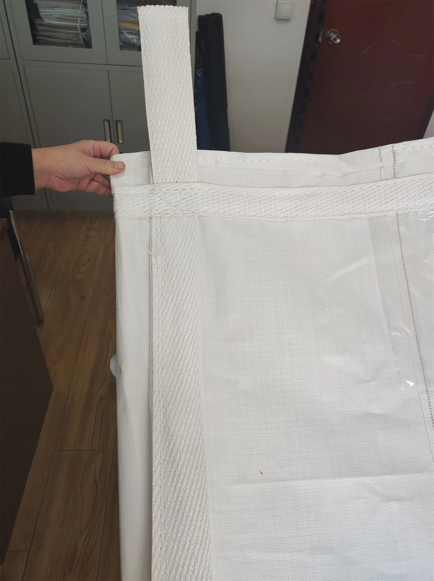Weißer Baffle-Jumbo-Sack mit Schürzenoberseite, 95 × 95 × 110 — detail view 4