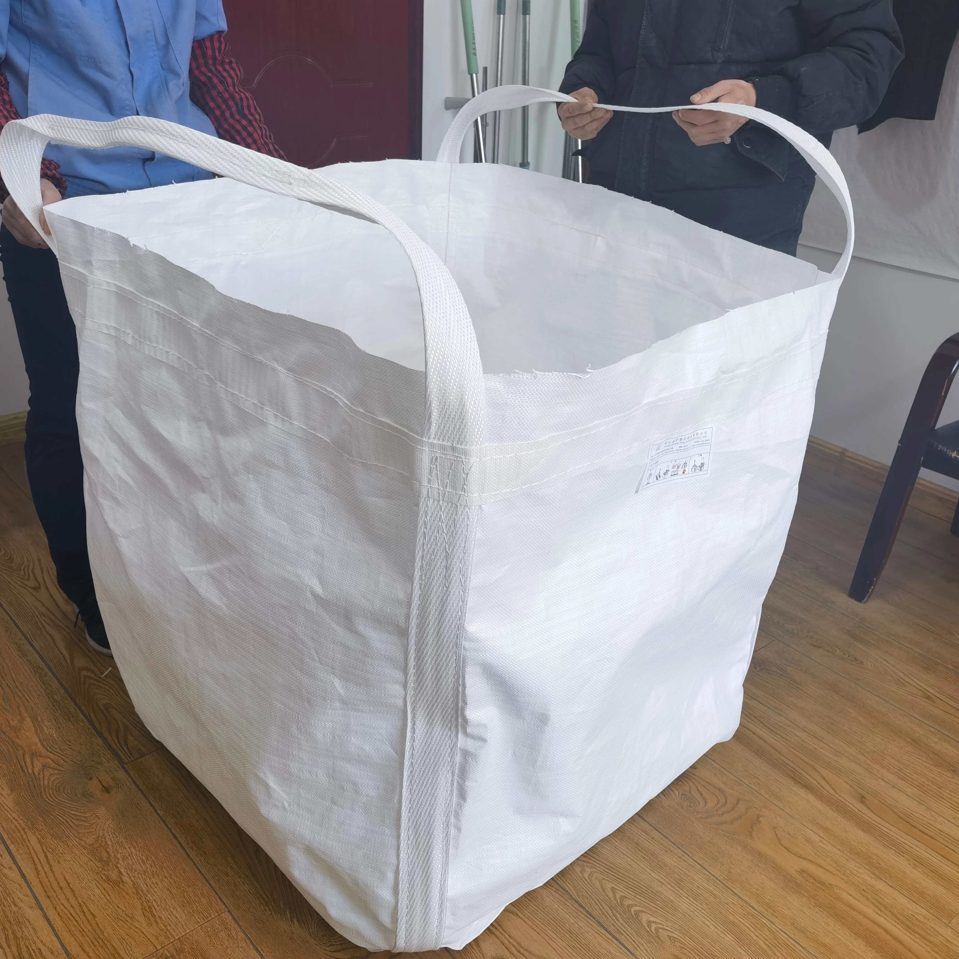 White Tubular Building Sand Bag 80 x 80 x 90 — detail view 1